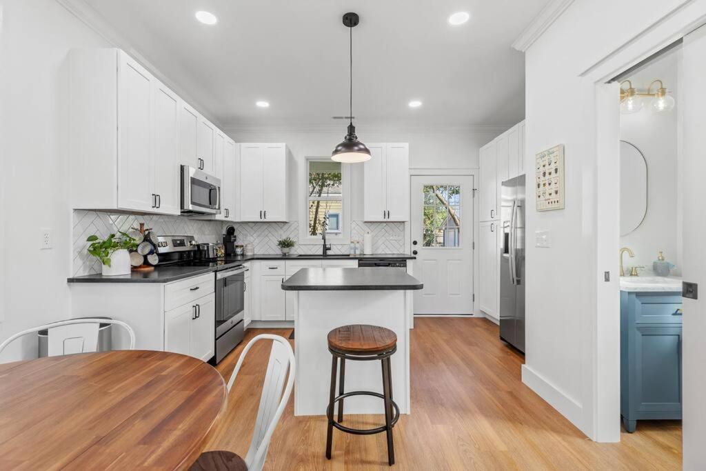 New•Downtown• Onetreehill Bridge Villa Wilmington Bagian luar foto