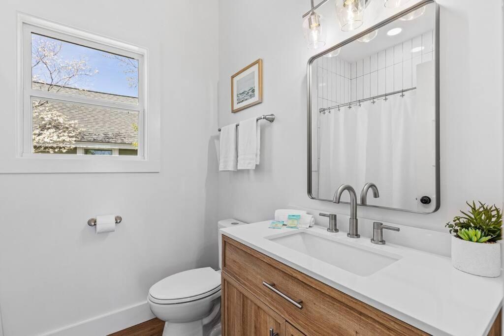New•Downtown• Onetreehill Bridge Villa Wilmington Bagian luar foto